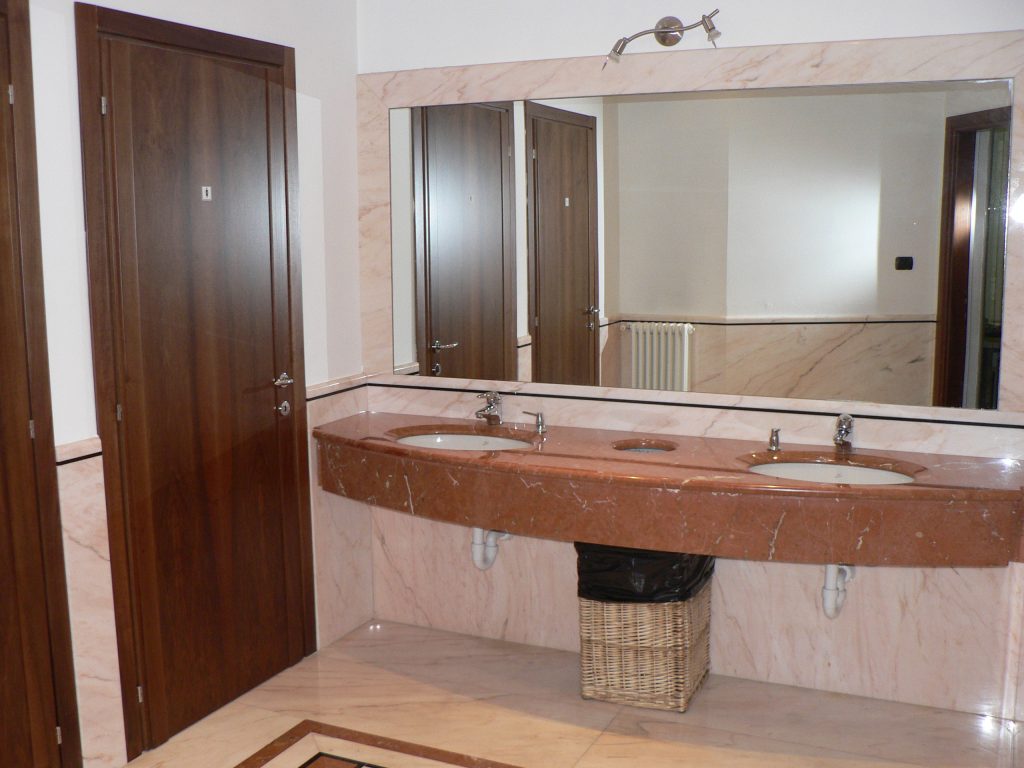 bagno in marmo